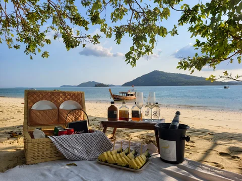 Snorkelling and island picnic by longtail boat
