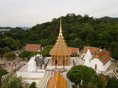 Wat-Phrabuddhabat-temple_Saraburi_Thailand