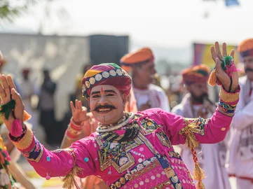 India's Regions Header - Man in Jaipur Kite Festival