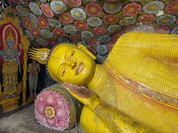  Aluvihare Rock Temple in Matale, Sri Lanka