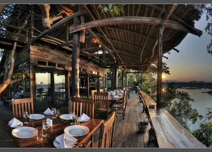 Ken River Lodge Exterior
