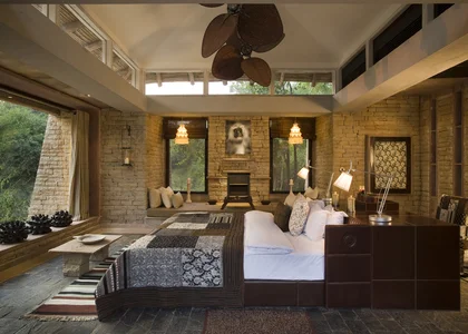 Taj Pashan Garh Bedroom