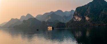 Sunset in Halong Bay 