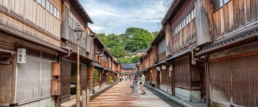 Streets lined with wooden buildings in Kanazawa