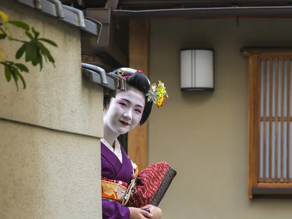 Smiling geisha in Gion 