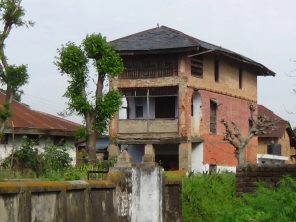 Walking around Pragpurand Garli Village