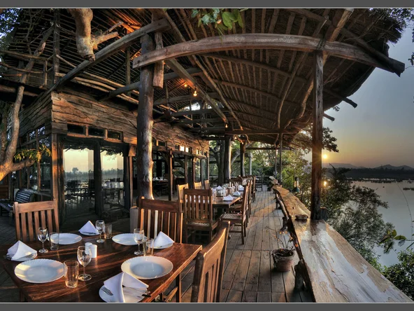 Ken River Lodge Exterior