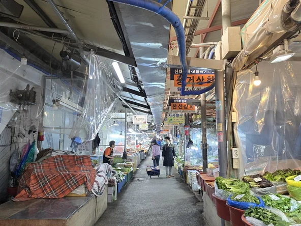 Gyeongdong Market