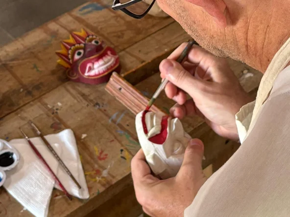 Sri_Lankan_mask_painting