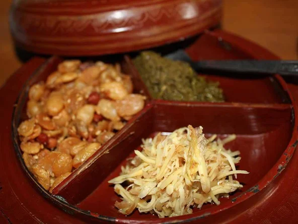 Lahpet & ginger salad