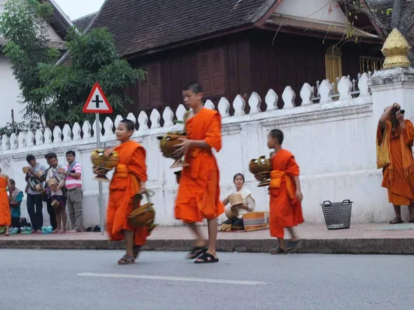 luang-prabang-morning-alms_5531