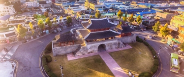 SKH DAY 4 SQUARE Jeonju Hanok Village_iStock-1126319890_Busan Drone
