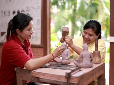 Crafts with Artisans d'Angkor