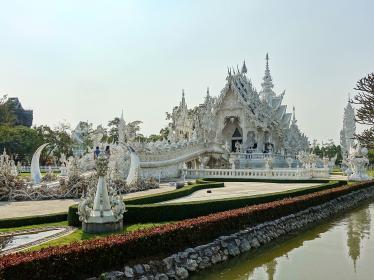 White Temple in Chiang Rai - Peter Borter for Unsplash
