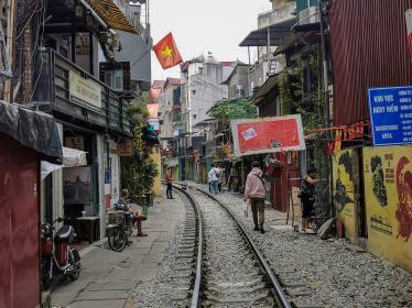 Hanoi railroad street - Aaron Boothe