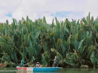 Borneo Kinabatangan April River boat wildlife spotting