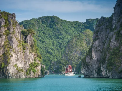 Ha Long Bay Cruise March best time to visit