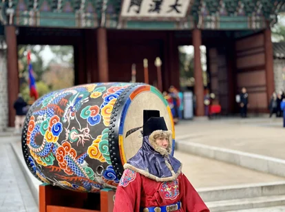Medium-Deoksugung palace