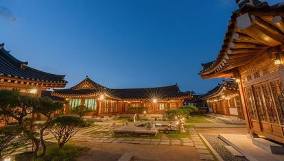 Courtyard at Hwangnamgwan hanok house at night