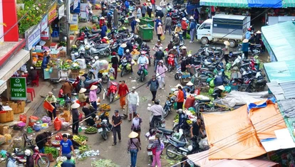 Aerial shot of a street in Da Lat, Hanoi