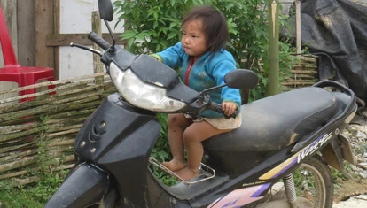 Hmong girl in Sapa