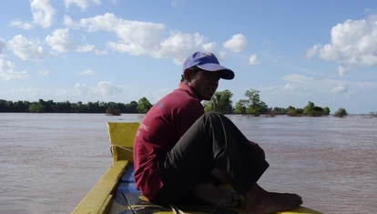 On the way to spot Irrawaddy dolphins in Kratie.