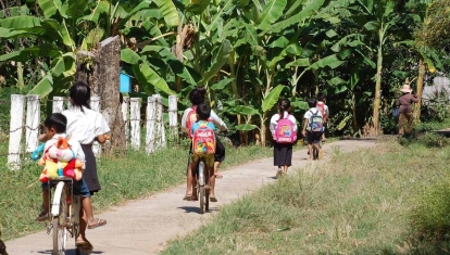 Kids on the way to school