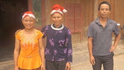 Van with her parents