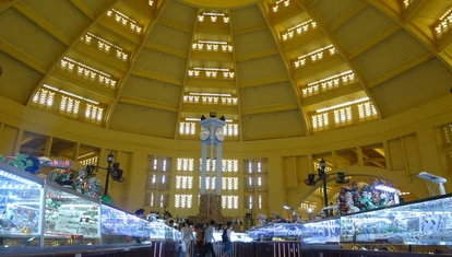 Market in Phnom Penh, modern architecture