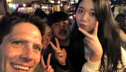 A-pocha-in-Seoul-meeting-some-drinkers