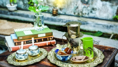 Reaching Out Coffee set