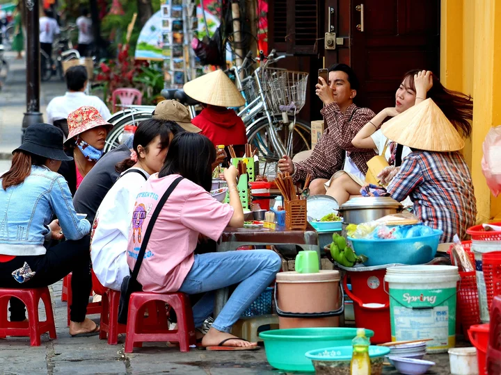 Eating Vietnamese street food