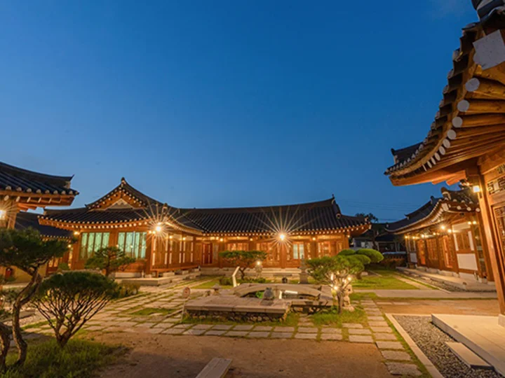 Courtyard at Hwangnamgwan hanok house at night