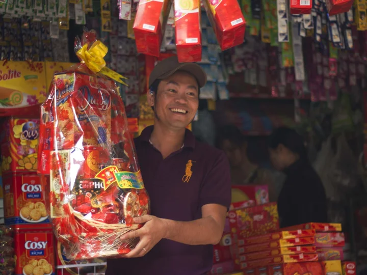 tet parcel in market