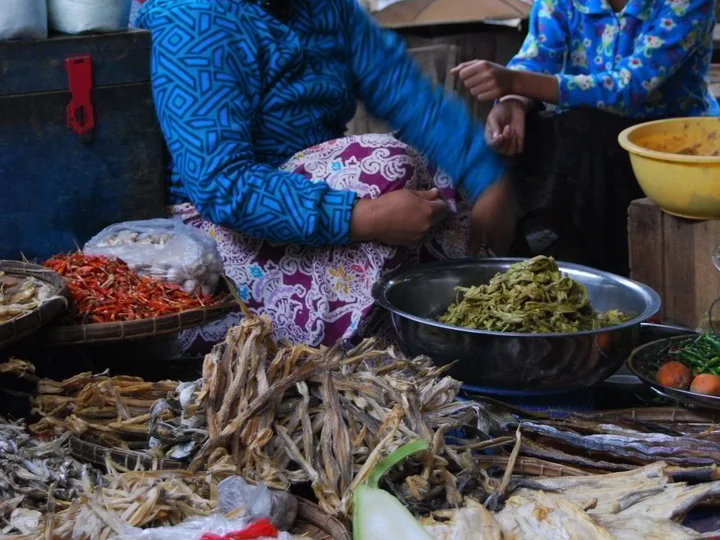 Bhamo market sellers