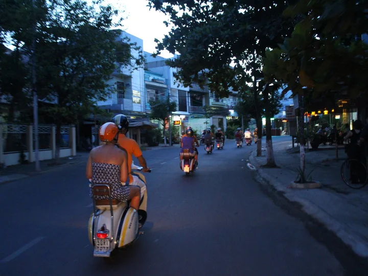 Hoi An - Vespa street food tour_3333