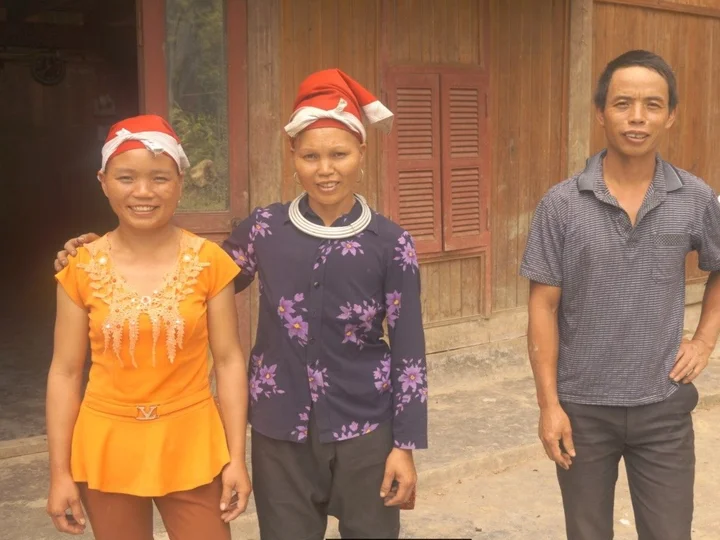 Van with her parents