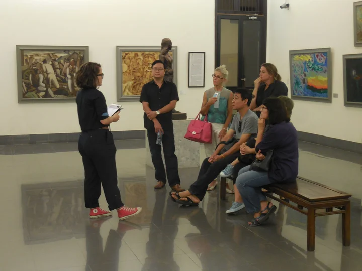 1510 Sophie's Art Tour Hanoi - guide Fabiola Buchele. Photo by Sophie Hughes4