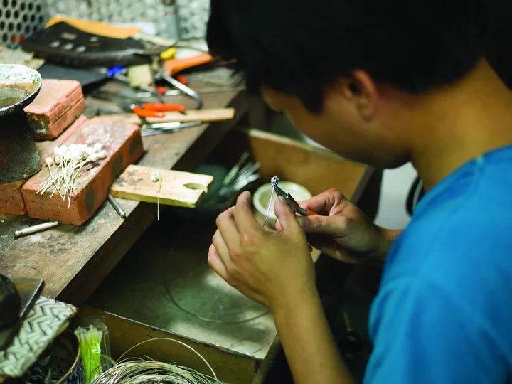 RO Artisan making Jewelry