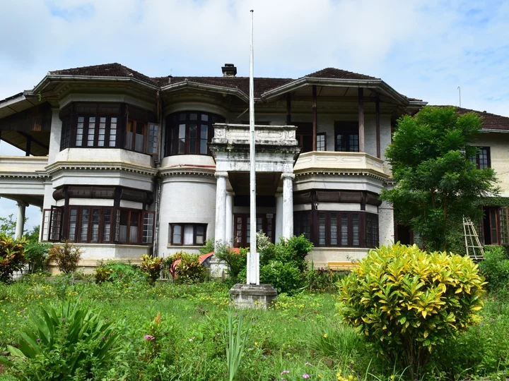 @_Hsipaw_Prince_Palace_-_panoramio_(3)