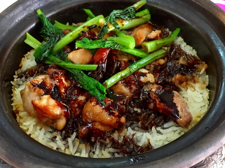 Claypot_Chicken_Rice_by_Banej,_Singapore