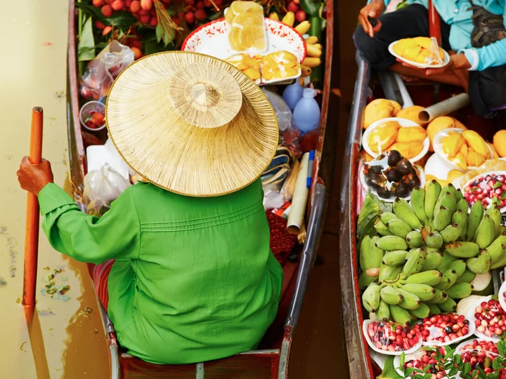 Floating market in Damnoen Saduak near Bangkok_iStock-496160257_Chalabala