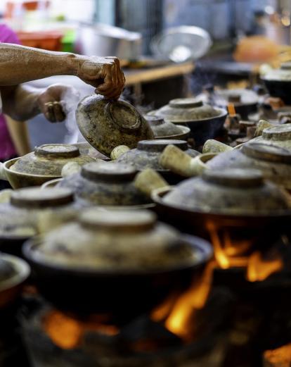 Ceramic pots in Kuala Lumpar food market