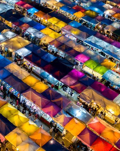 Bangkok night market - © Geoff Greenwood