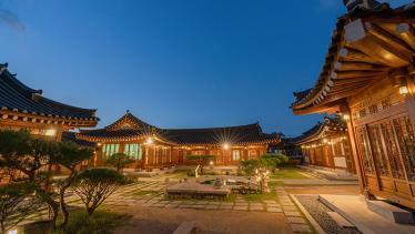 Courtyard at Hwangnamgwan hanok house at night