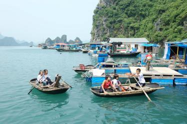 Floating Village in Bai Tu Long Bay (3)