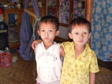 Children with thanaka
