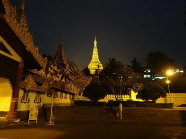 pagoda-night