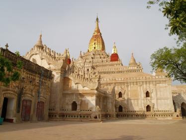Shwezigon Pagoda, Bagan