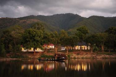 Villa Inle (http://www.hotelininle.com/index.php/en/)